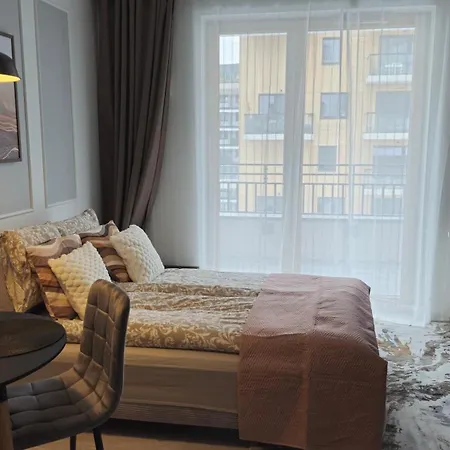 Elite 7 Jeżyce- Barańczaka 7 *