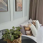 Apartment Elite 7 Jezyce- Baranczaka 7 *